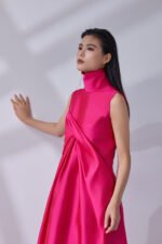 Victoria's fuchsia dress - Image 4